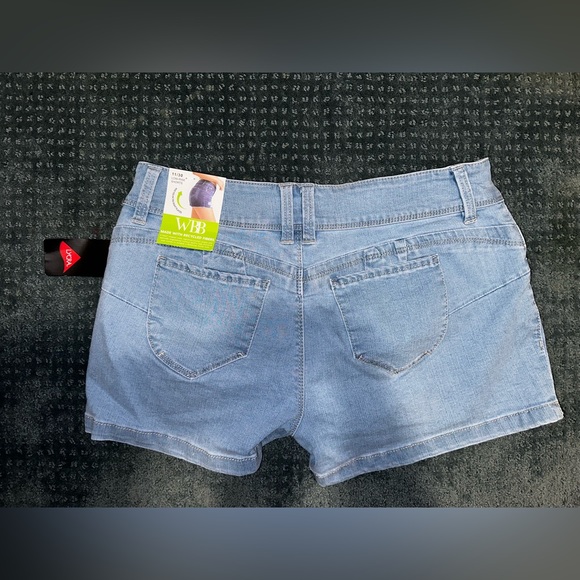 Women’s new size 11 Shorts NWT - Picture 2 of 3